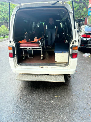 Hải Phòng: Thí sinh ‘đặc biệt’ đến phòng thi bằng xe cứu thương