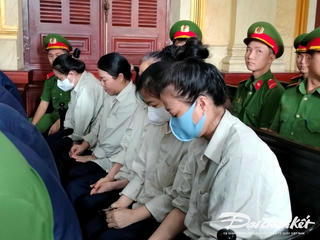 Chủ mưu vụ 'buôn lậu' hơn 6 tấn vàng lãnh 18 năm tù