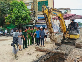 Hải Phòng: Thi công dự án, phát hiện khẩu súng thần công dài gần 2 m