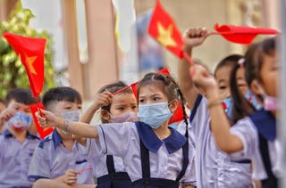 Tổ chức khai giảng gọn nhẹ, vui tươi