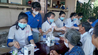 Thừa Thiên - Huế: Khám, cấp phát thuốc miễn phí cho 500 người dân
