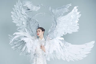 Hé lộ trang phục dân tộc nặng 10kg của Á hậu Phương Nhi ở Miss International