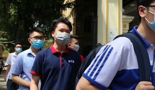 Học sinh Hà Nội phấn khởi sau bài thi đầu tiên