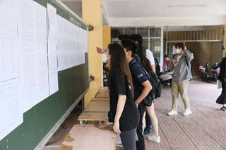Kỳ thi đại học 2023: Hồi hộp chờ điểm chuẩn