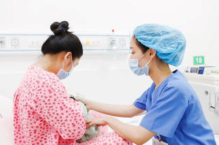 Để mọi trẻ em đều được nuôi bằng sữa mẹ