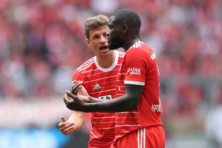 Bayern Munich tạm giành lại vị trí đầu bảng Bundesliga