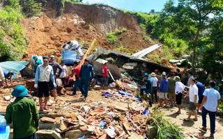 Thanh Hóa: Sập nhà trong lúc cổ vũ bóng đá, 3 người bị mắc kẹt
