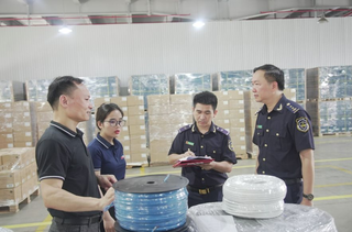 Thu ngân sách nhà nước từ hoạt động xuất nhập khẩu trong 8 tháng đạt hơn 270.000 tỷ đồng