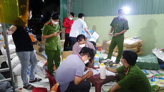Bắt quả tang các đối tượng sản xuất thuốc bảo vệ thực vật giả các hãng nổi tiếng