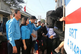 Công đoàn hỗ trợ vé máy bay cho đoàn viên về quê đón Tết