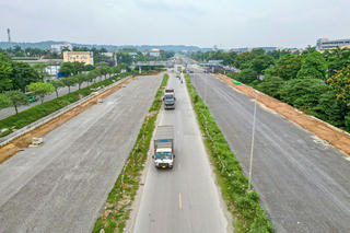 Sau gần 2 năm triển khai, dự án mở rộng QL6 đoạn Ba La - Xuân Mai giải ngân được 9%
