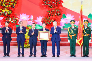 Tổng Bí thư Tô Lâm trao Huân chương Lao động hạng Nhất cho thành phố Đà Nẵng