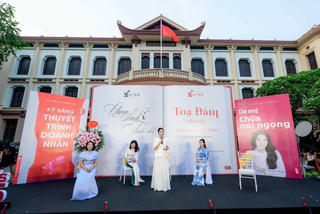 MC xinh đẹp đồng thời là chuyên gia ngôn ngữ giới thiệu cẩm nang thực hành chữa ngọng