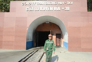 Gặp người thợ mỏ thu nhập cao nhất than Dương Huy