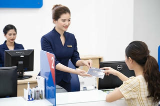 Ngành ngân hàng: Đỏ mắt tìm nhân sự
