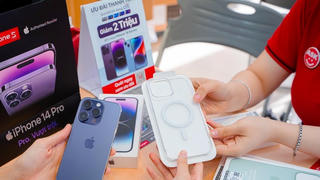 iPhone 14 phiên bản Pro khan hàng, người dân có tiền cũng khó mua