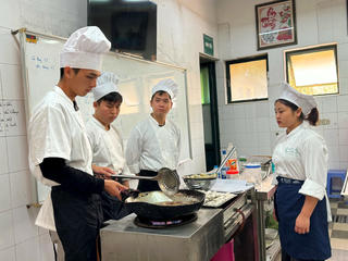 Giải bài toán thất nghiệp cho thanh niên