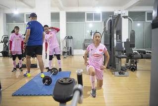 Huỳnh Như hội quân cùng đội tuyển nữ Việt Nam