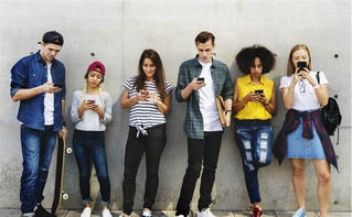 Gen Z và vỏ kén của sự cô đơn