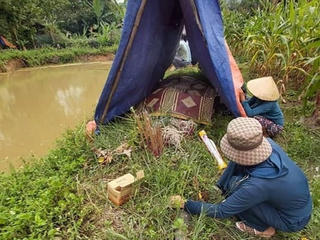 Hai chị em ruột đuối nước thương tâm dưới ao sâu