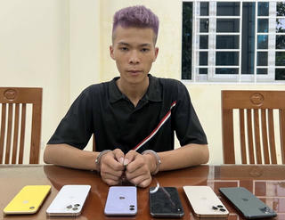 Thiếu niên trộm điện thoại, cải tạo về vẫn ‘táy máy’ tại quán cũ