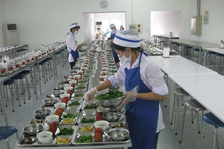 Xử lý nghiêm vi phạm an toàn thực phẩm bếp ăn tập thể