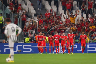 Juventus lâm nguy khi để Benfica chiến thắng 2-1 trên sân nhà
