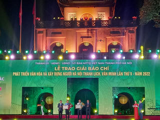 Trao Giải báo chí về Phát triển văn hóa và xây dựng người Hà Nội thanh lịch, văn minh lần thứ V