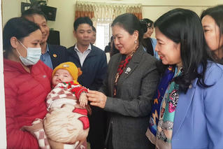 Phó Chủ tịch Trương Thị Ngọc Ánh thăm, tặng quà Tết tại Trung tâm bảo trợ xã hội số 2