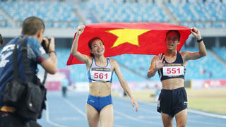 [VIDEO] Bất chấp lịch thi liên tiếp, Nguyễn Thị Oanh phi thường giành 2 HCV  
