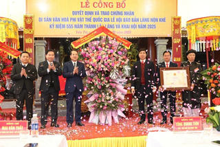 Lễ hội truyền thống ở ngôi làng 555 năm tuổi