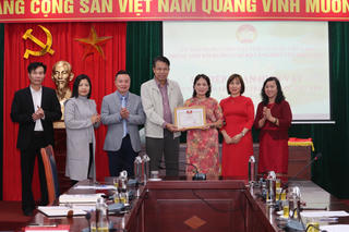 Tiếp nhận hiện vật về cố Chủ tịch Huỳnh Tấn Phát