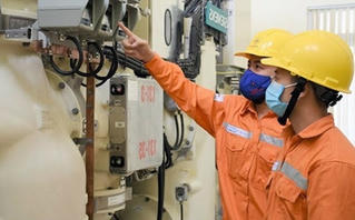 Thận trọng tăng giá điện