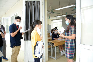 Gần 990.000 thí sinh cả nước bước vào ngày thi tốt nghiệp THPT đầu tiên