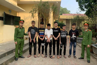 Hưng Yên: Tạm giữ nhóm thanh niên cầm dao phóng lợn chém người đi đường