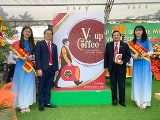Tập đoàn kinh tế Mỹ Việt trở thành chủ sở hữu của kỷ lục 'Hộp cà phê hòa tan lớn nhất Việt Nam'