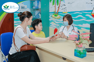 Giáo dục giới tính cho trẻ: Cần lưu ý theo độ tuổi ra sao?