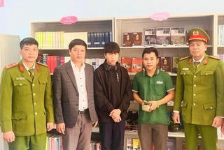 Nam sinh lớp 8 nhặt được số tiền lớn tìm người trả lại