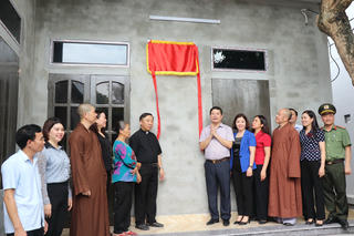 Ninh Bình: Khánh thành 2 ngôi nhà Đại đoàn kết cho hộ nghèo