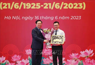 Chủ tịch Quốc hội gặp mặt các cơ quan báo chí nhân Ngày báo chí Cách mạng Việt Nam