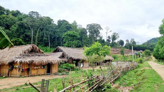 Mở lối cho vùng đất khó