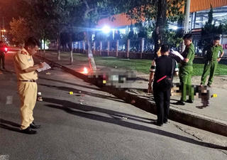 Đà Nẵng: Xe máy đâm vào gốc cây, 3 thiếu nữ tử vong