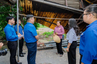Nhiều đoàn TP Hồ Chí Minh thăm hỏi các gia đình bị ảnh hưởng bởi bão số 3