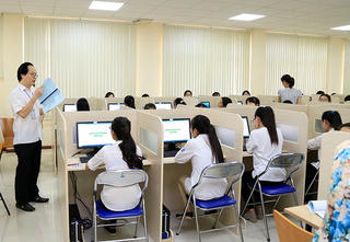 Tuyển sinh đại học 2023: Băn khoăn điểm chuẩn đánh giá năng lực