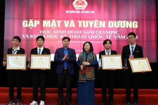 Vinh danh học sinh đoạt giải Olympic và Khoa học kỹ thuật quốc tế 2023