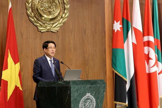 Chủ tịch nước Lương Cường thăm và phát biểu chính sách tại Liên đoàn Arab