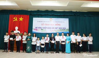 400 học sinh nhận học bổng Chắp cánh ước mơ