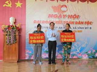 Niềm vui Ngày hội Đại đoàn kết toàn dân tộc ở ấp An Khoa