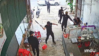 Đắk Lắk: Đã bắt được 2 đối tượng mặc đồ đen đập phá quán phở