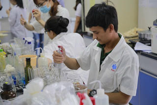 Rộng cửa việc làm nhưng vẫn vắng thí sinh